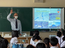 Visiting class “Living organisms observation session”
