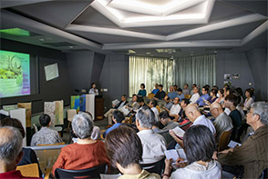Uemachi-Daichi past and present forum, which is periodically held under the U-CoRo Project