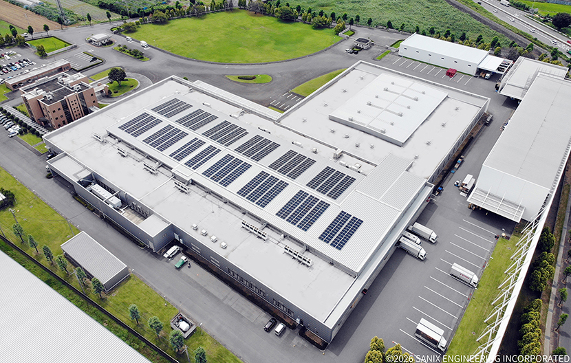 竣工後の太陽光発電システム（三和工場）